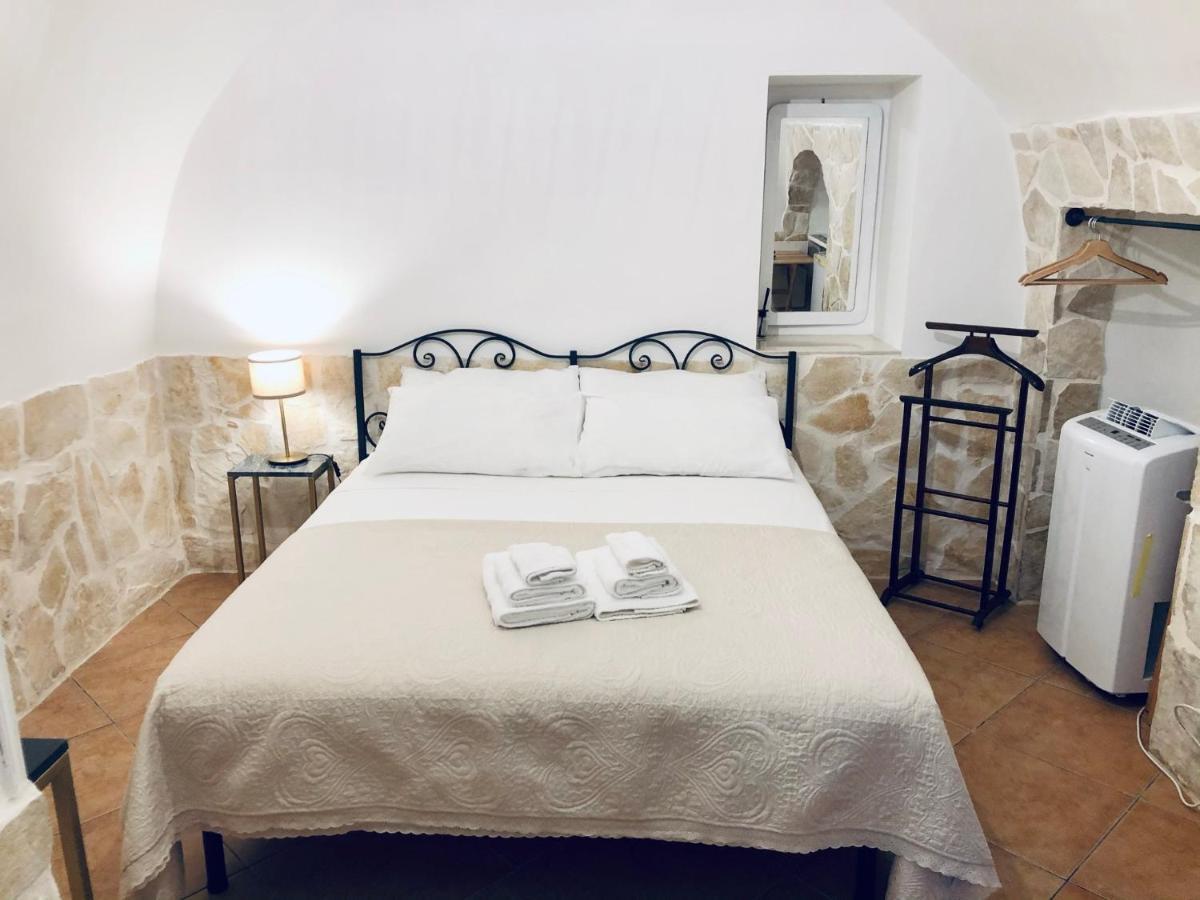 Dimora Bellini Apartment And Rooms กัสเตลลานา กรอตเต ภายนอก รูปภาพ